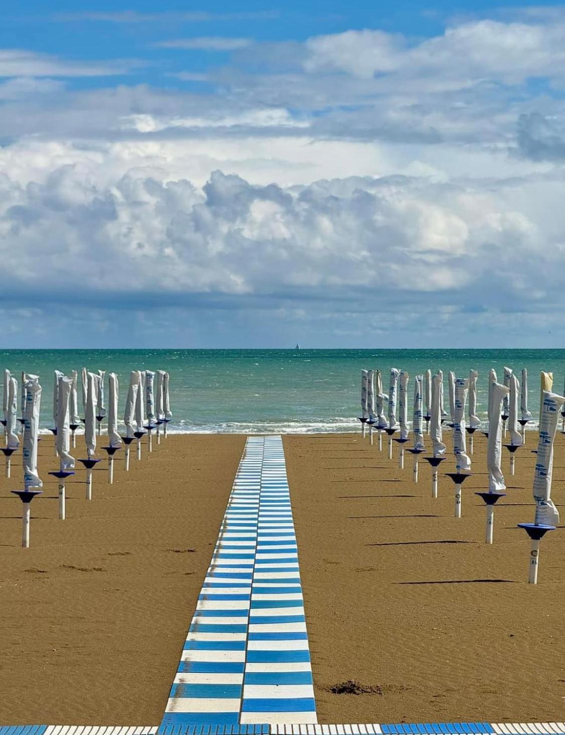 Apartment Caorle De Lux Swimming Pool, Parking, Garden Buitenkant foto